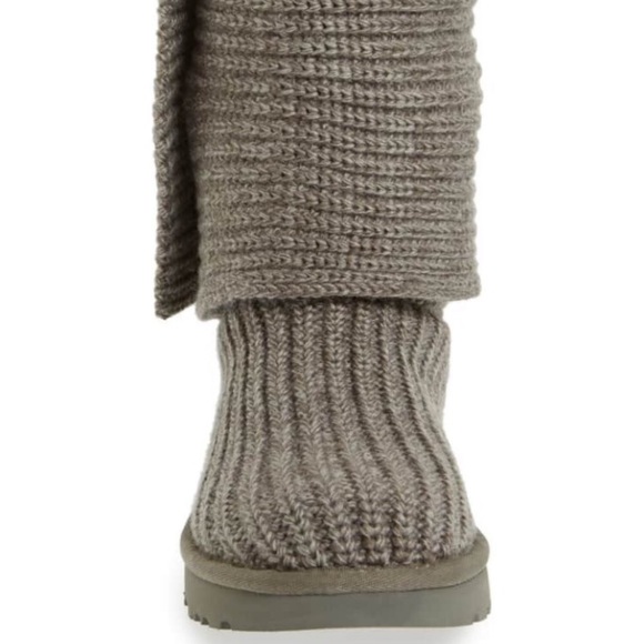 UGG NEW Woman’s Classic Cardy II Knit Boot - Picture 2 of 8
